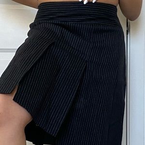 Authentic Burberry London size 12 pleated mini skirt